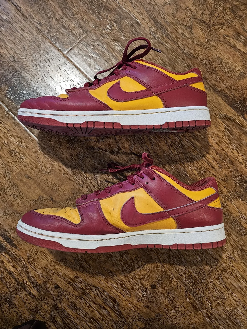 Nike Men's Low-Top Sneakers in Maroon and Yellow Gold - 10.5 US